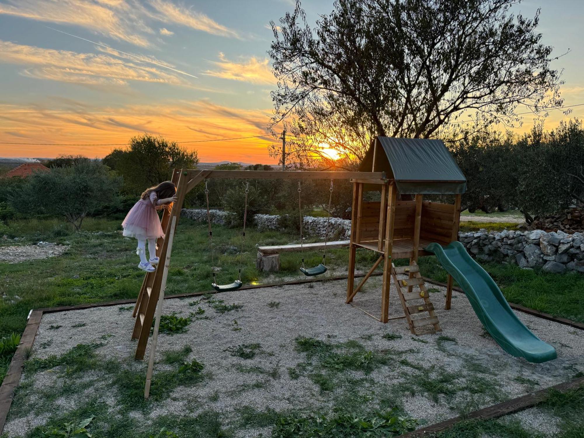 Вилла Relax And Unwind: Family-Friendly House Near Zadar In Zagrad Экстерьер фото